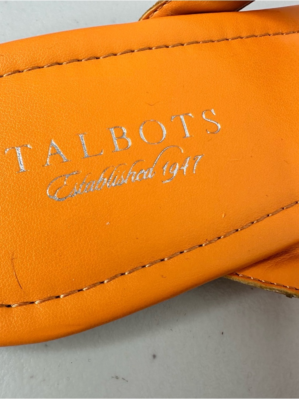 Talbots Orange Leather Thong Sandals Women’s Size 9 Silver Logo Hardware - Picture 7 of 7